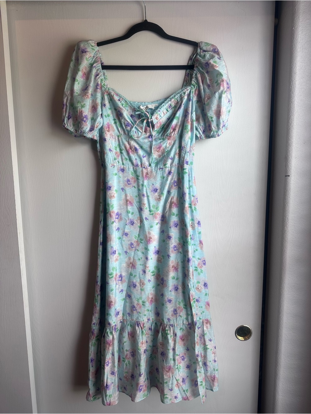 Astr Floral Puff-Sleeve Midi Dress in Mint Green